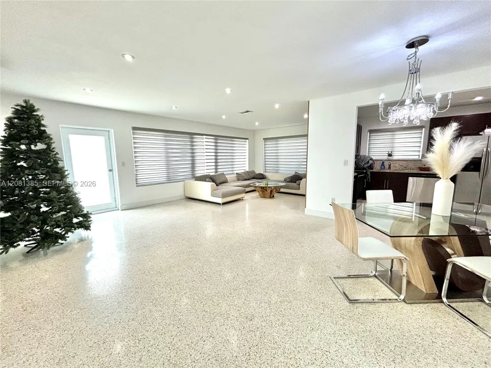 30 NE 125th St North Miami, FL 33161