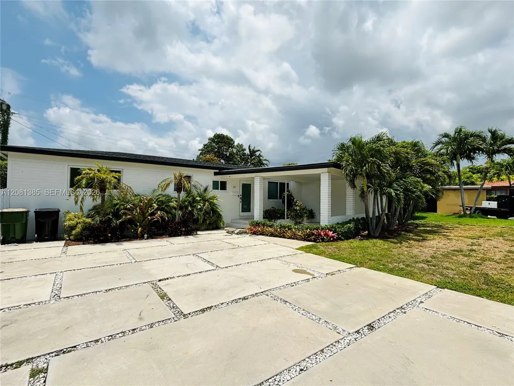 30 NE 125th St North Miami, FL 33161