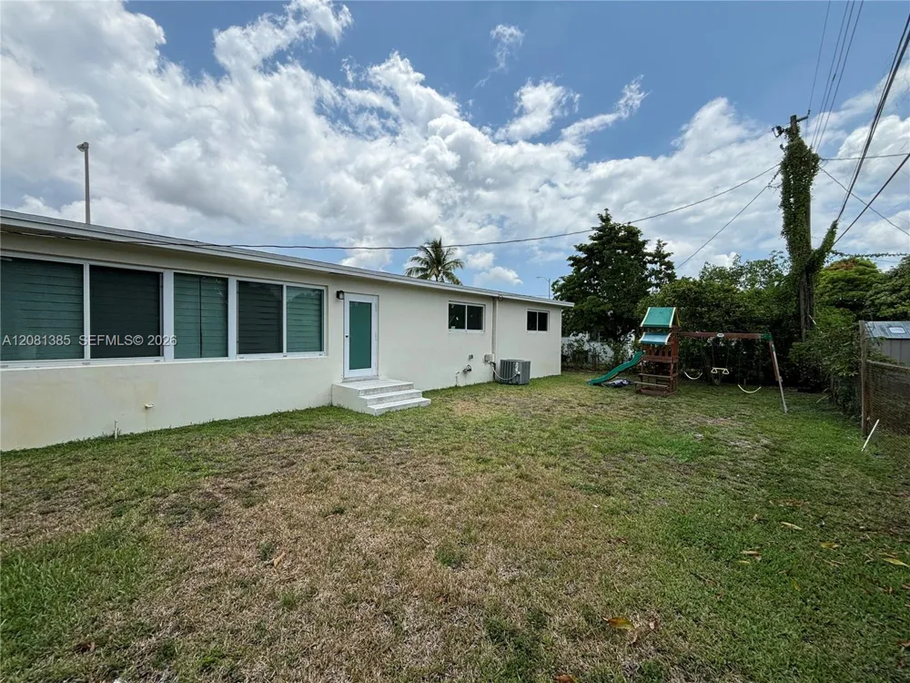 30 NE 125th St North Miami, FL 33161