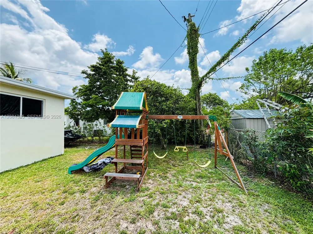 30 NE 125th St North Miami, FL 33161