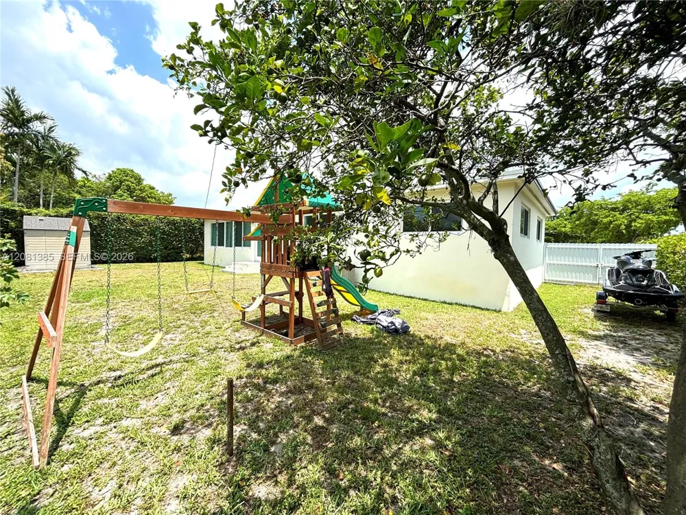 30 NE 125th St North Miami, FL 33161