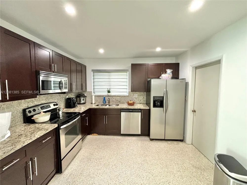 30 NE 125th St North Miami, FL 33161