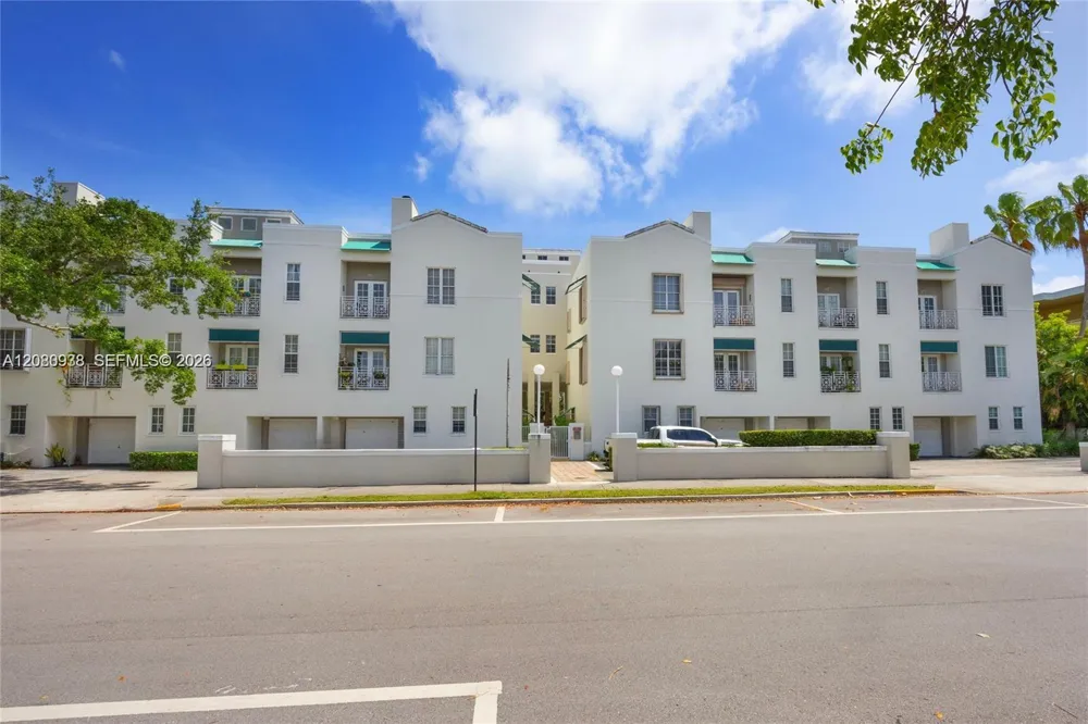 5801 SW 74th Ter #3 South Miami, FL 33143