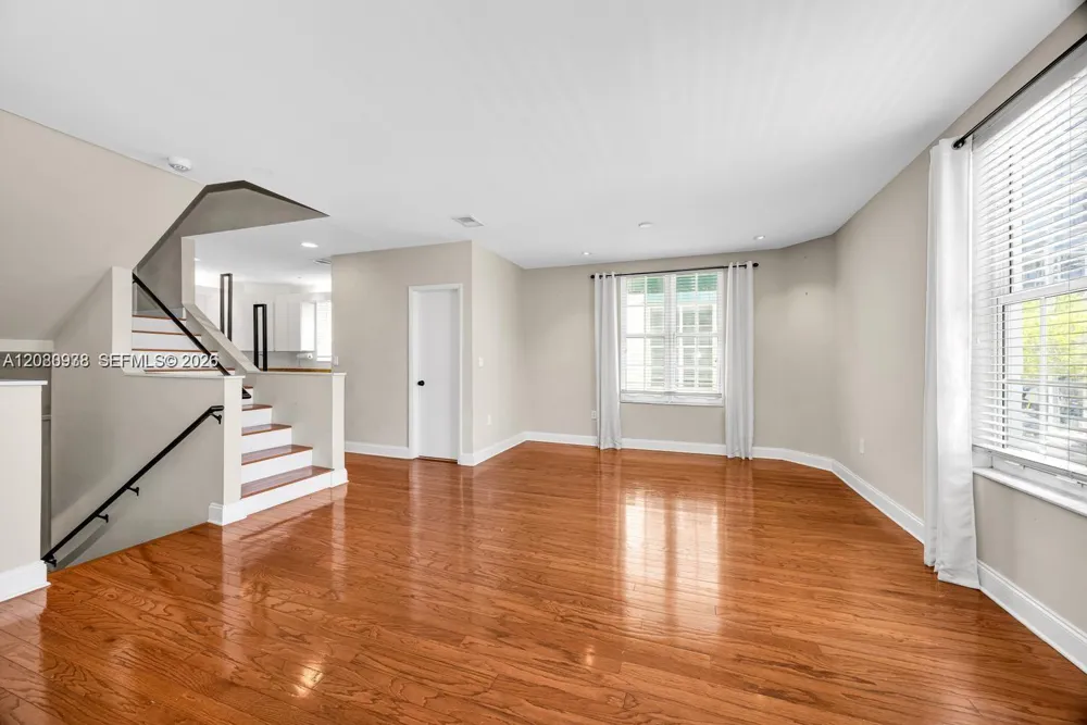 5801 SW 74th Ter #3 South Miami, FL 33143