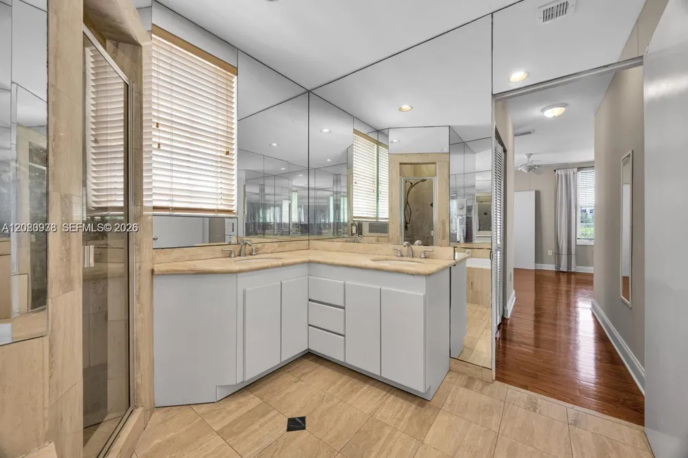 5801 SW 74th Ter #3 South Miami, FL 33143