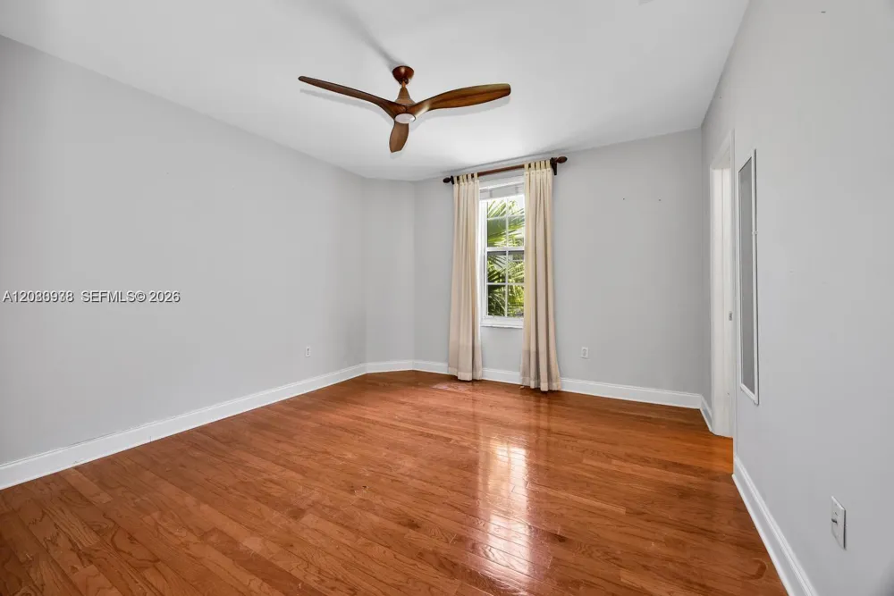 5801 SW 74th Ter #3 South Miami, FL 33143