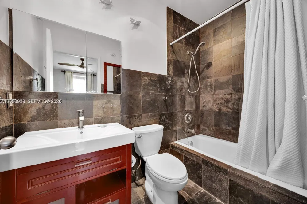 5801 SW 74th Ter #3 South Miami, FL 33143