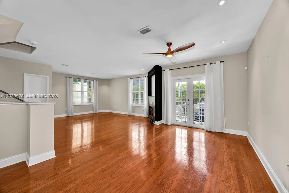 5801 SW 74th Ter #3 South Miami, FL 33143