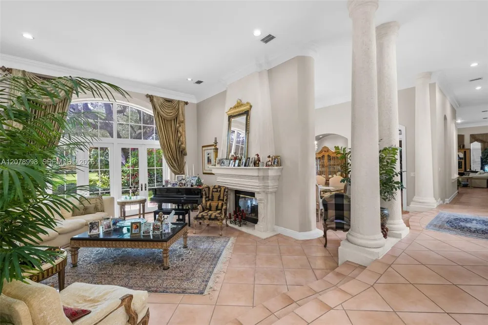 8430 SW 98th St Miami, FL 33156