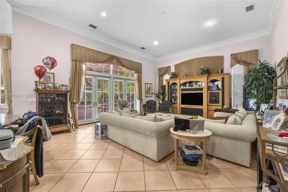 8430 SW 98th St Miami, FL 33156