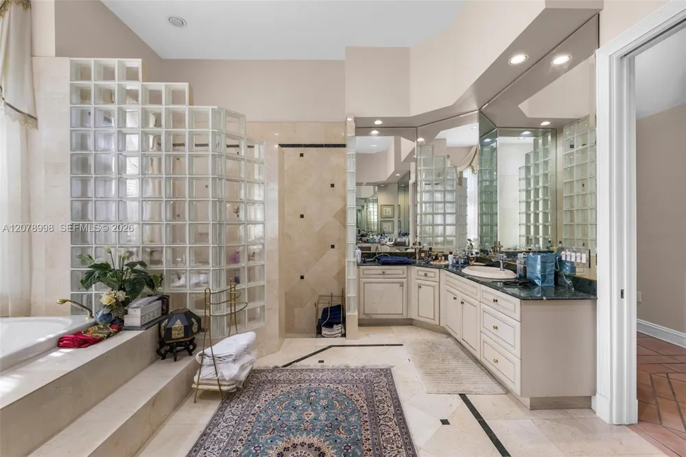 8430 SW 98th St Miami, FL 33156