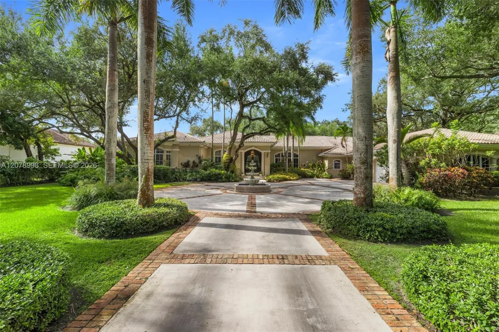 8430 SW 98th St Miami, FL 33156