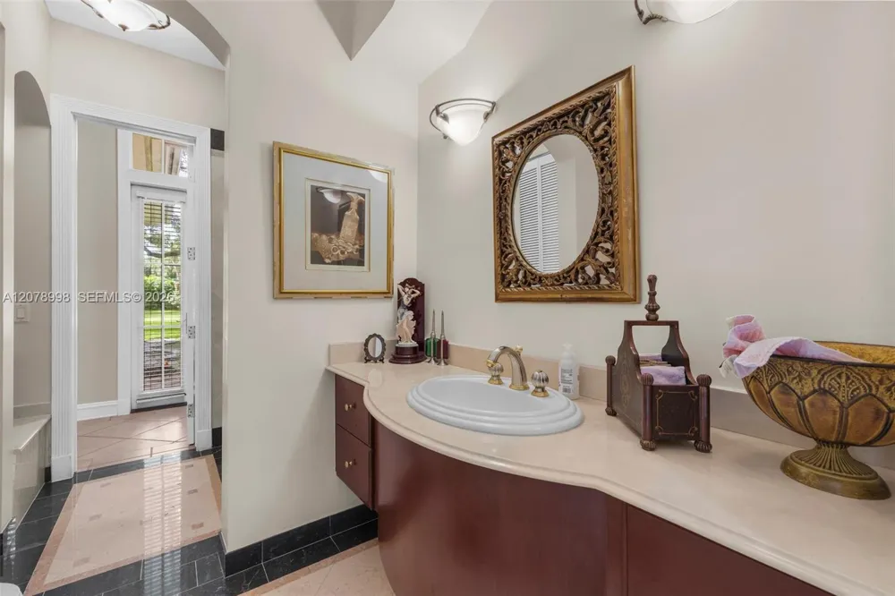 8430 SW 98th St Miami, FL 33156