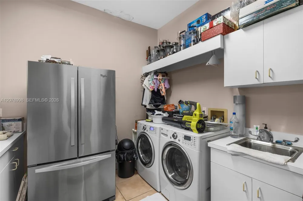 8430 SW 98th St Miami, FL 33156