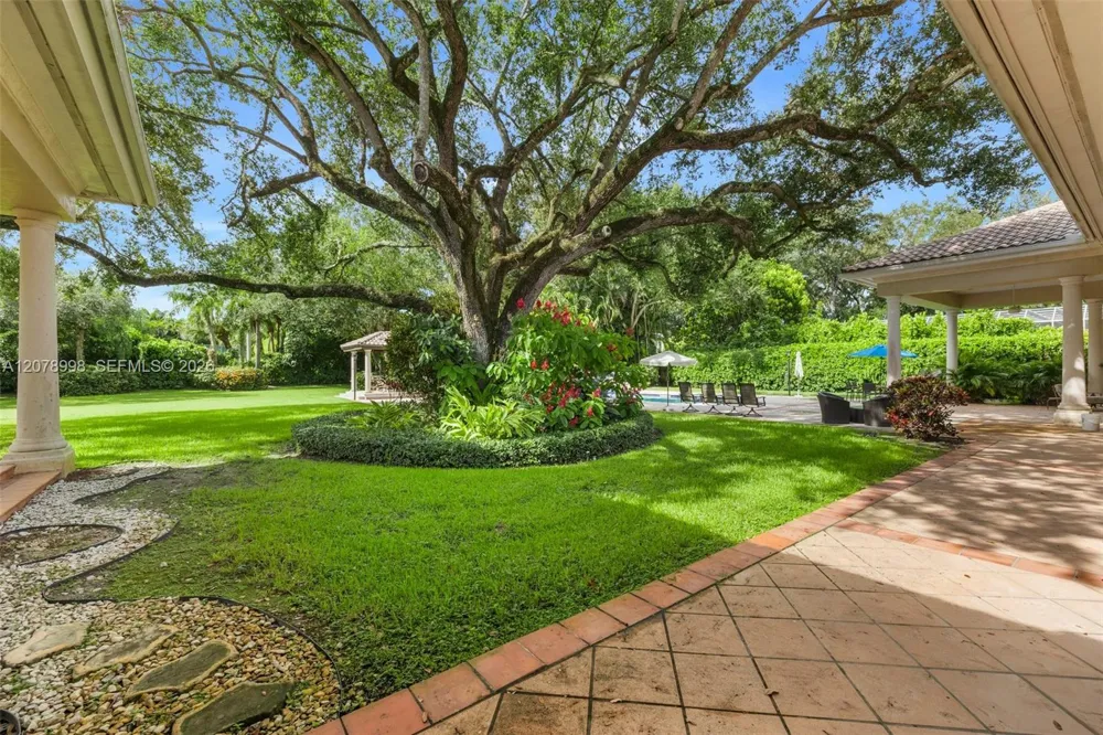 8430 SW 98th St Miami, FL 33156