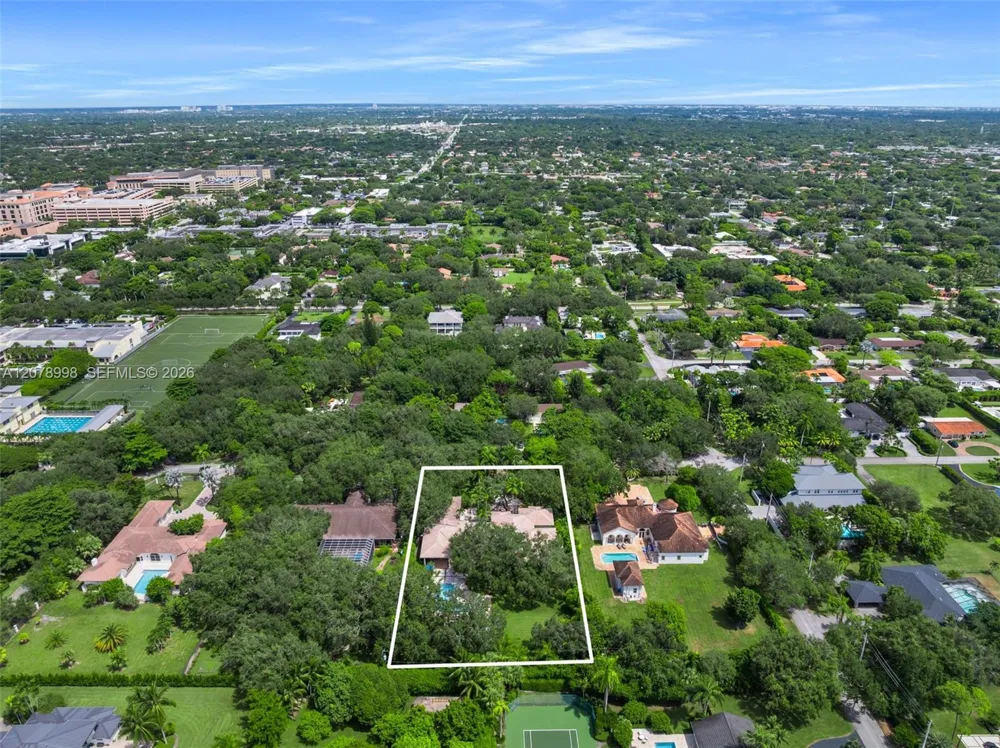 8430 SW 98th St Miami, FL 33156