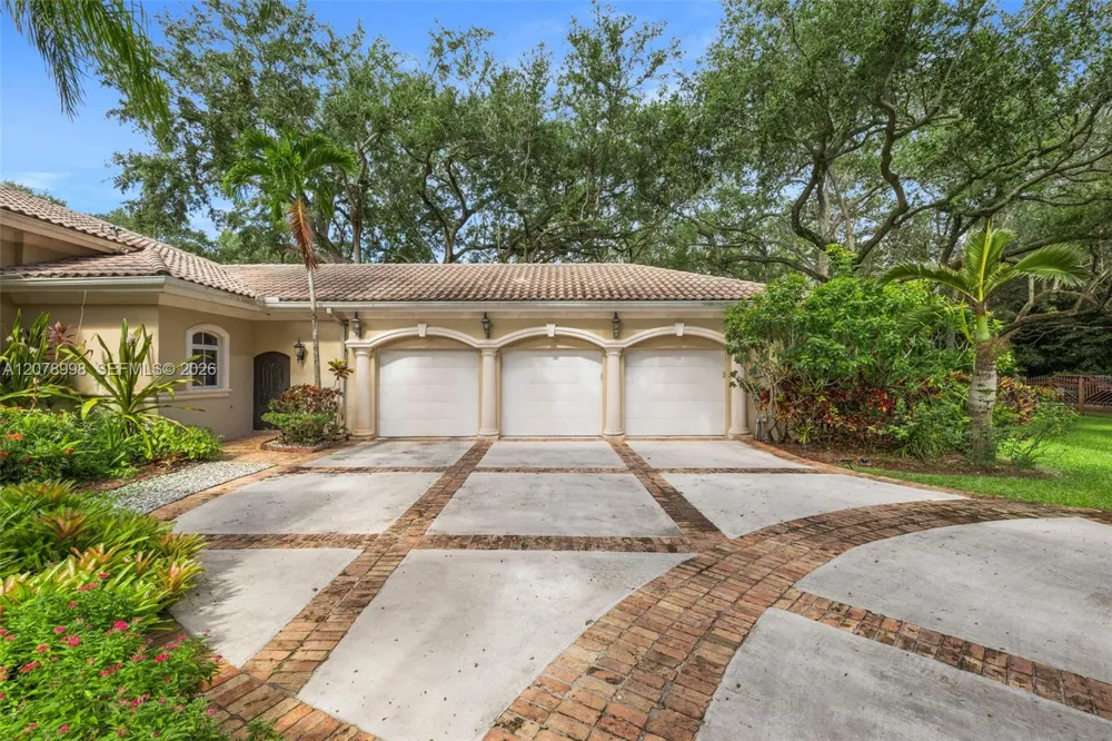 8430 SW 98th St Miami, FL 33156