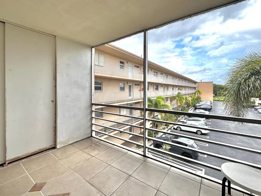 2515 NE 2nd Court #315 Boynton Beach, FL 33435