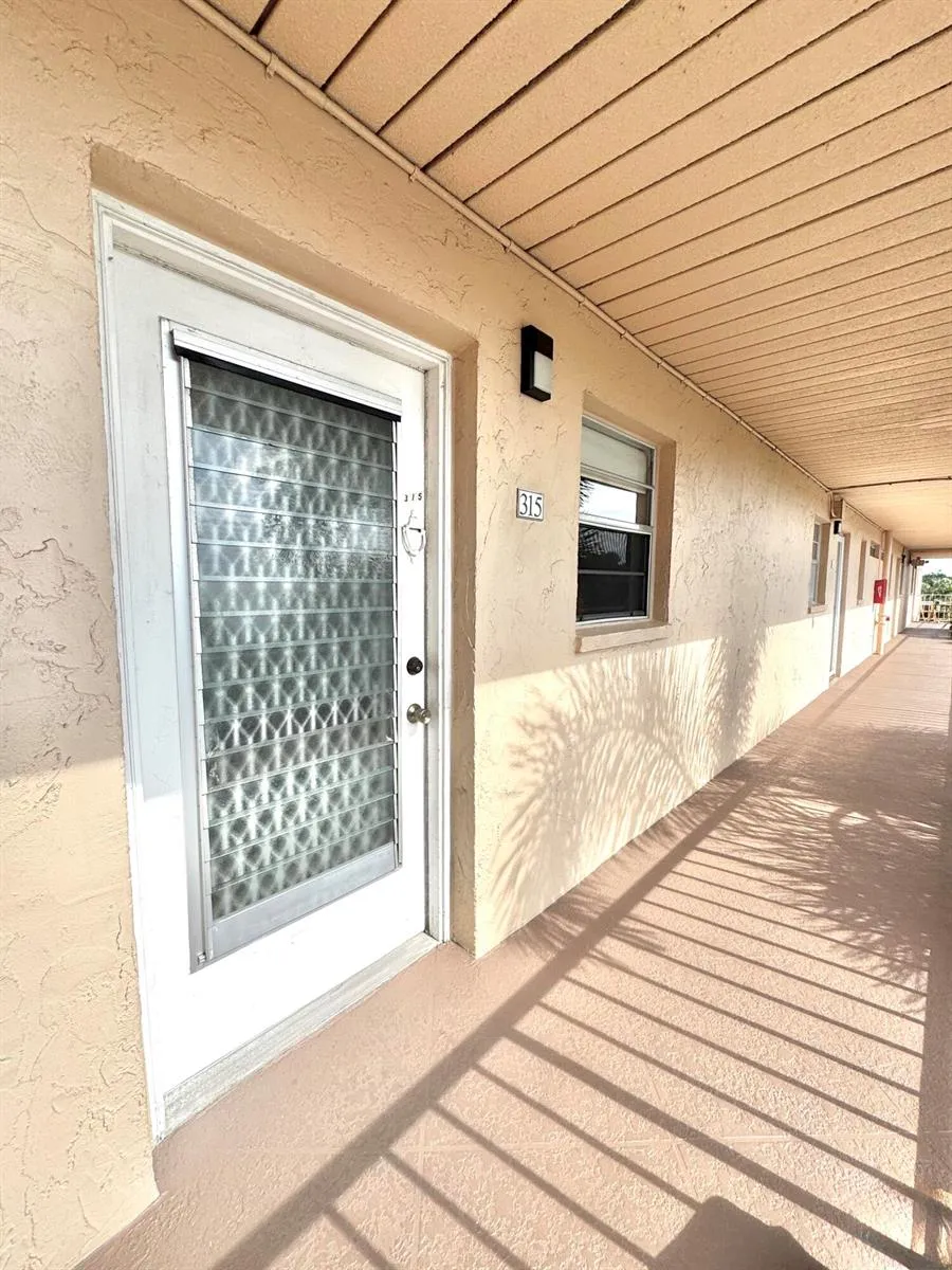 2515 NE 2nd Court #315 Boynton Beach, FL 33435
