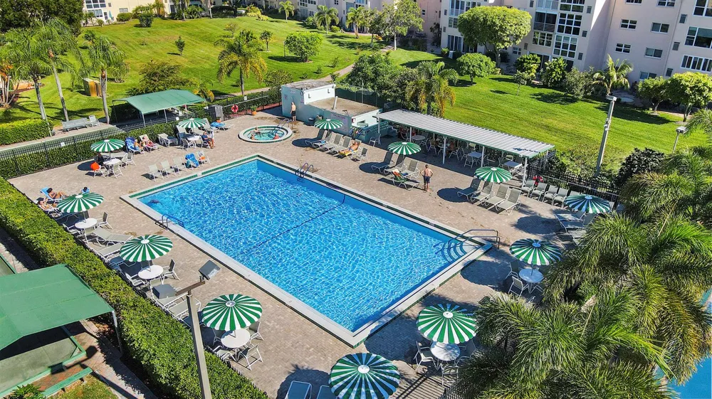 2515 NE 2nd Court #315 Boynton Beach, FL 33435