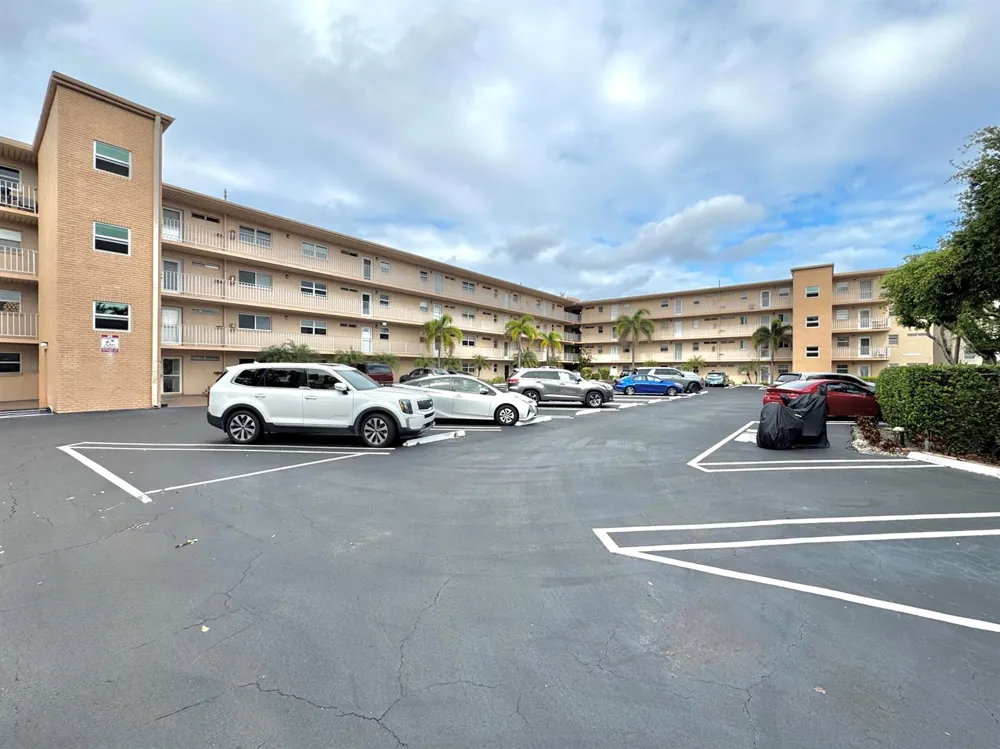 2515 NE 2nd Court #315 Boynton Beach, FL 33435