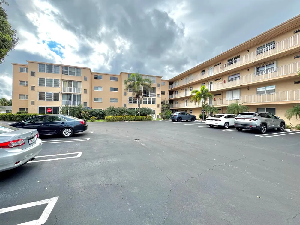 2515 NE 2nd Court #315 Boynton Beach, FL 33435