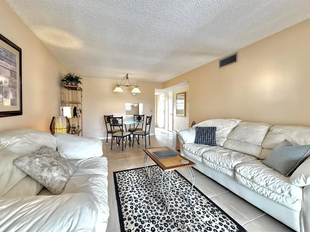 2515 NE 2nd Court #315 Boynton Beach, FL 33435