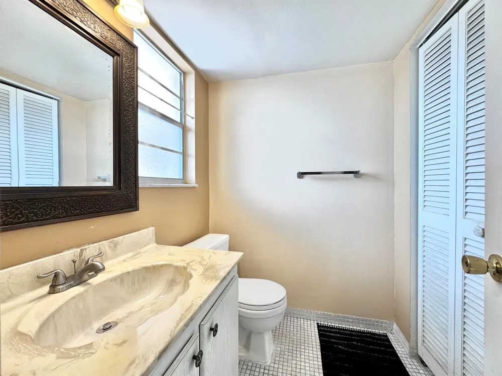 2515 NE 2nd Court #315 Boynton Beach, FL 33435