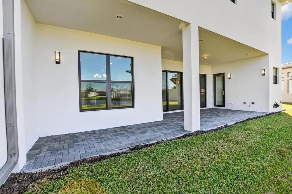 8215 Crystal Downs Avenue Boca Raton, FL 33434