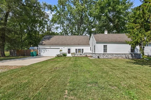 523 Della Street