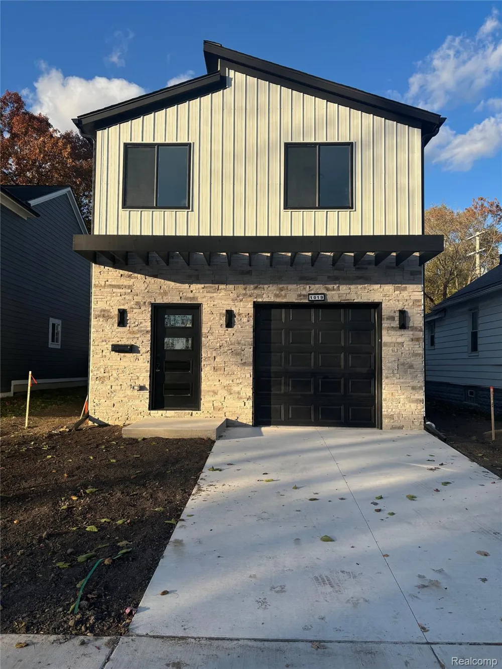 1019 E George Avenue Hazel Park City, MI 48030
