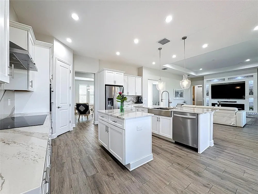 5216 LAKE VENICE DRIVE Wimauma, FL 33598