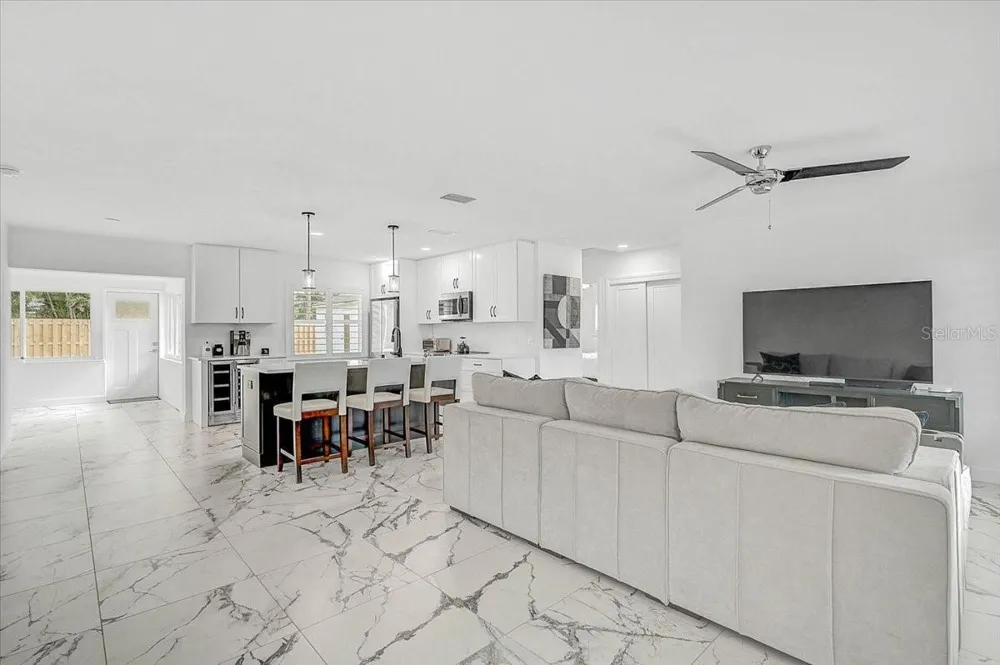 2347 TANGERINE DRIVE Sarasota, FL 34239