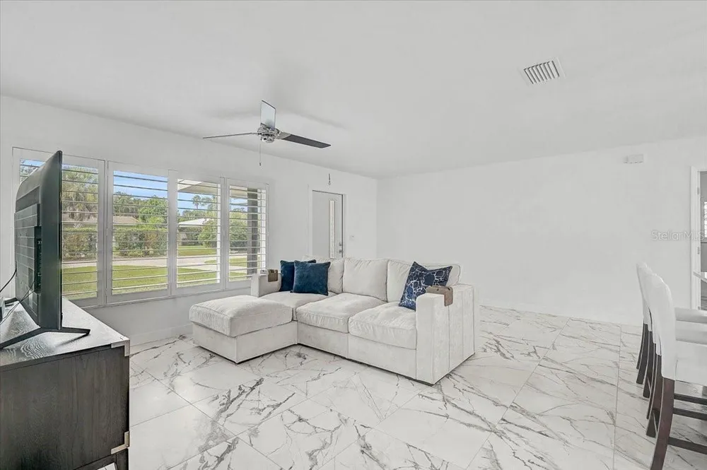 2347 TANGERINE DRIVE Sarasota, FL 34239