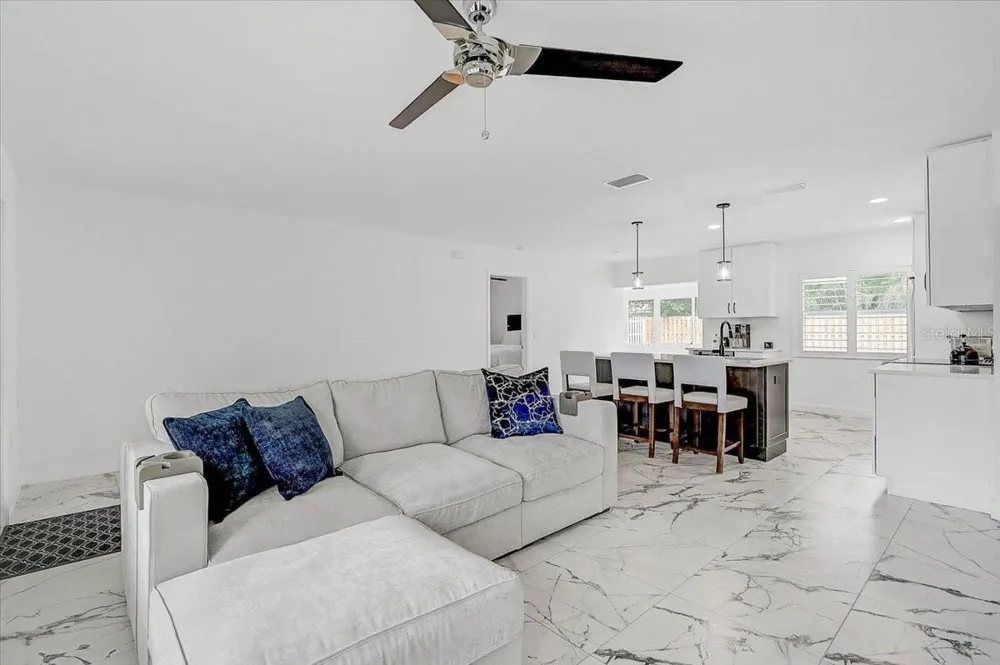 2347 TANGERINE DRIVE Sarasota, FL 34239