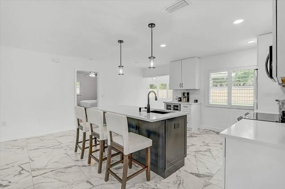 2347 TANGERINE DRIVE Sarasota, FL 34239