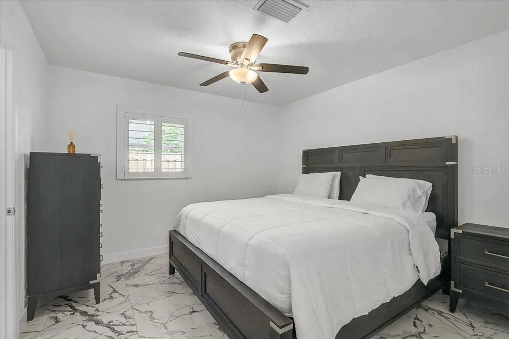 2347 TANGERINE DRIVE Sarasota, FL 34239