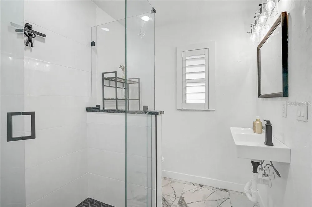 2347 TANGERINE DRIVE Sarasota, FL 34239