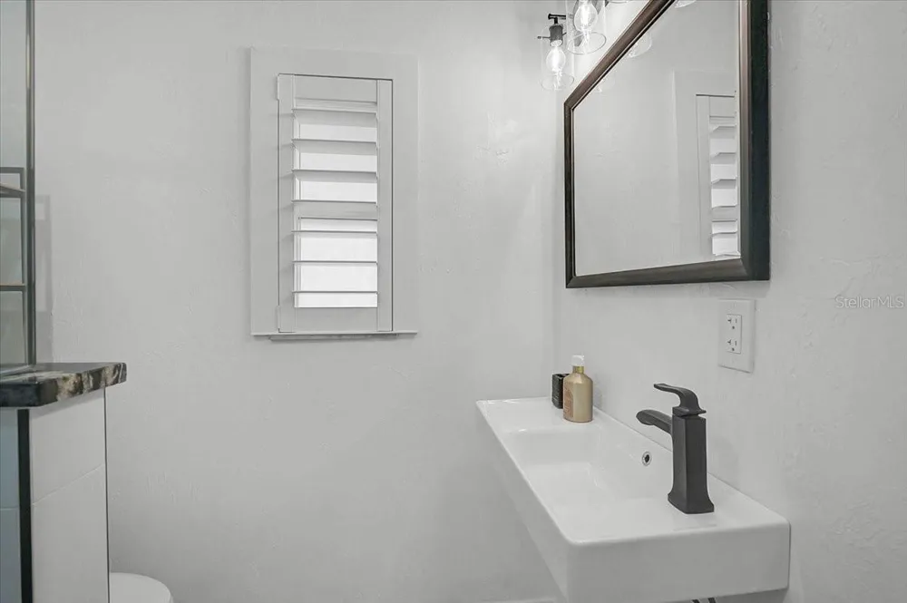 2347 TANGERINE DRIVE Sarasota, FL 34239