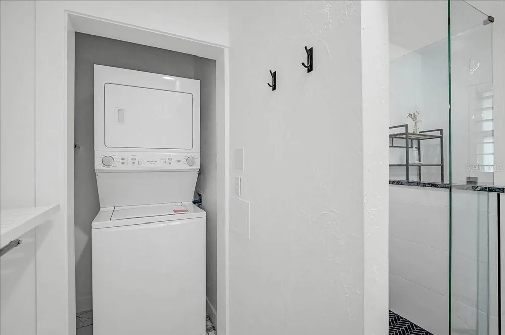 2347 TANGERINE DRIVE Sarasota, FL 34239