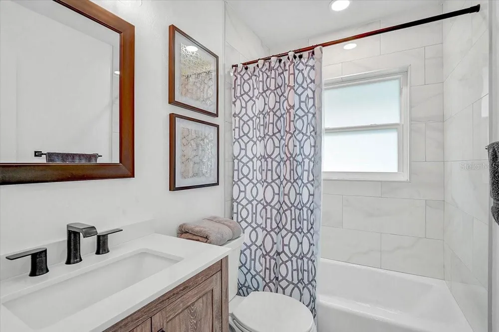 2347 TANGERINE DRIVE Sarasota, FL 34239