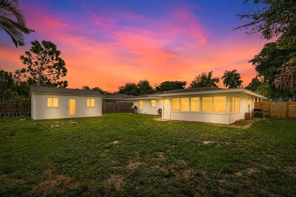 2347 TANGERINE DRIVE Sarasota, FL 34239