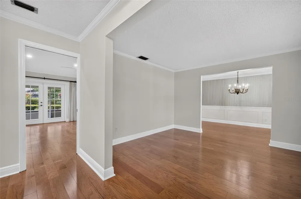 8825 BUTTERNUT BOULEVARD Orlando, FL 32817