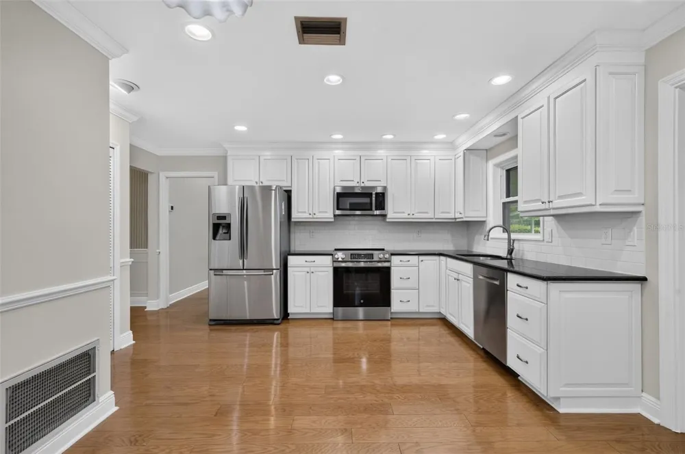 8825 BUTTERNUT BOULEVARD Orlando, FL 32817