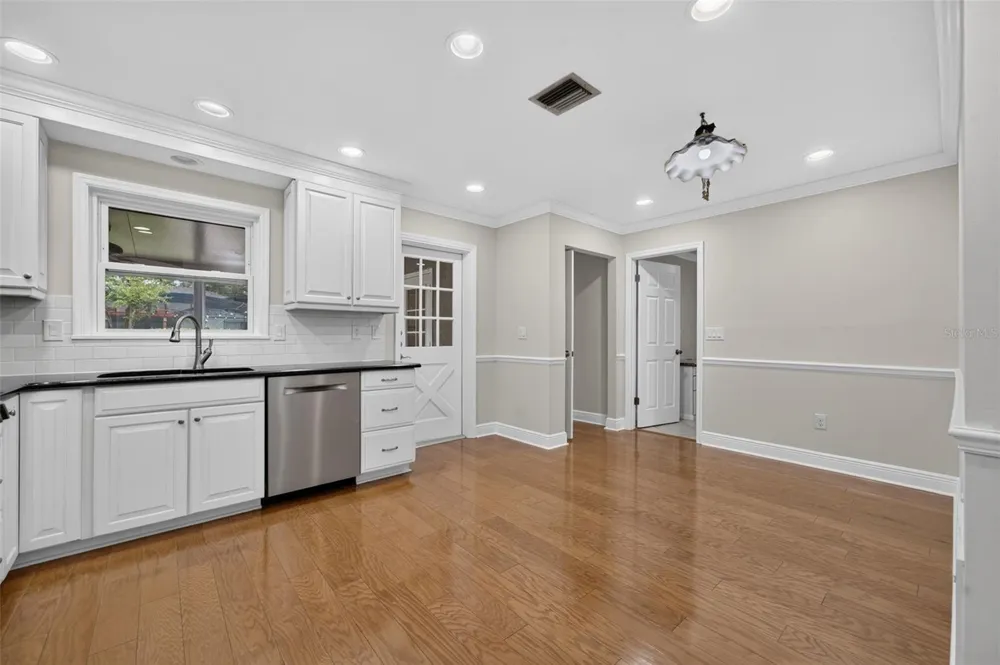 8825 BUTTERNUT BOULEVARD Orlando, FL 32817