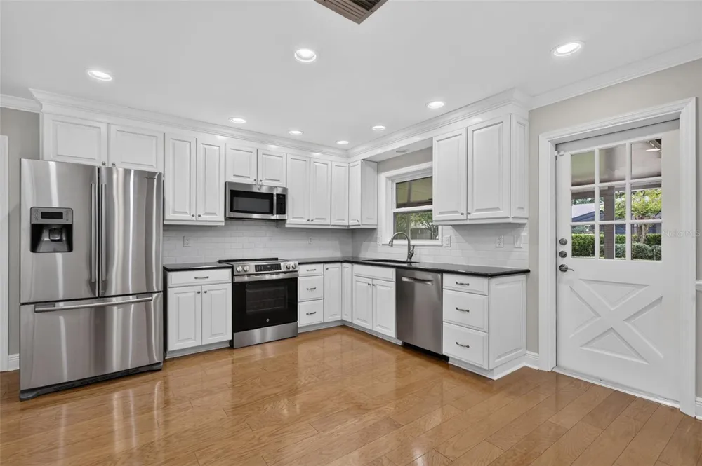 8825 BUTTERNUT BOULEVARD Orlando, FL 32817