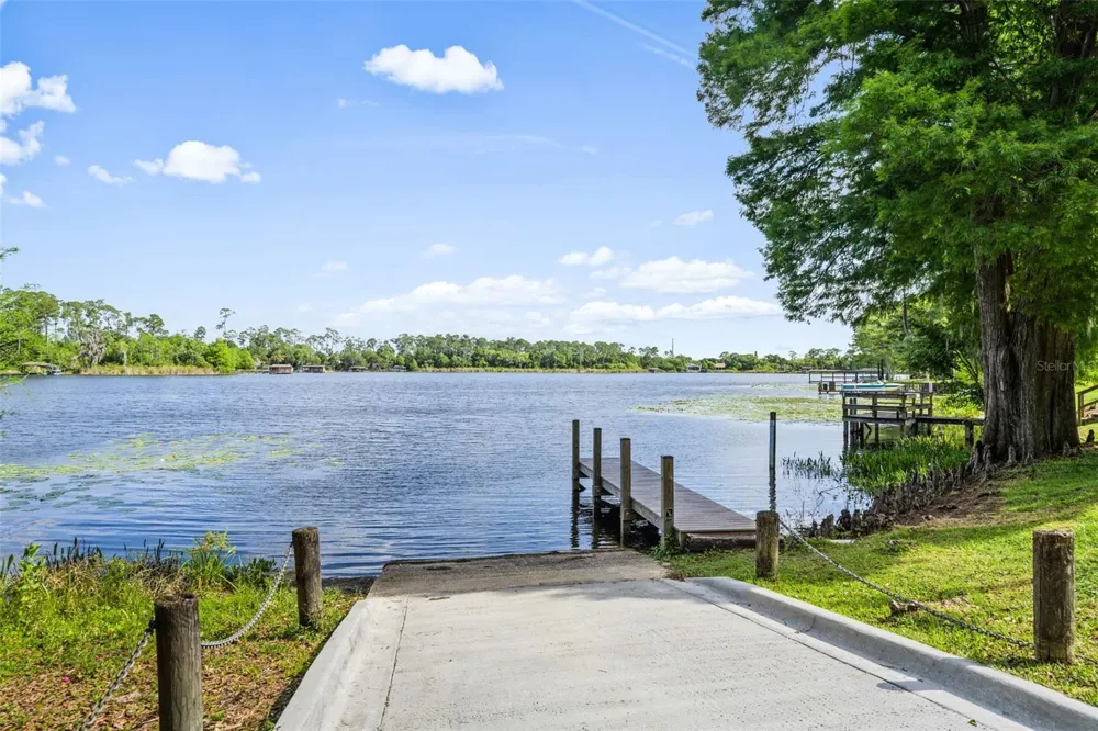 8825 BUTTERNUT BOULEVARD Orlando, FL 32817