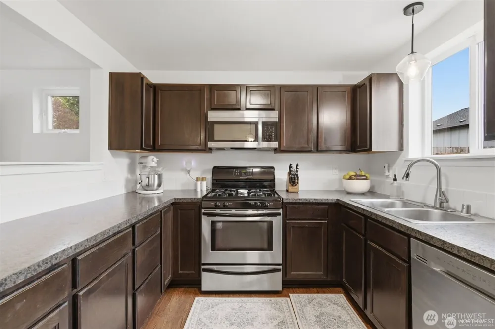 1276 SE Casandra Loop Port Orchard, WA 98366