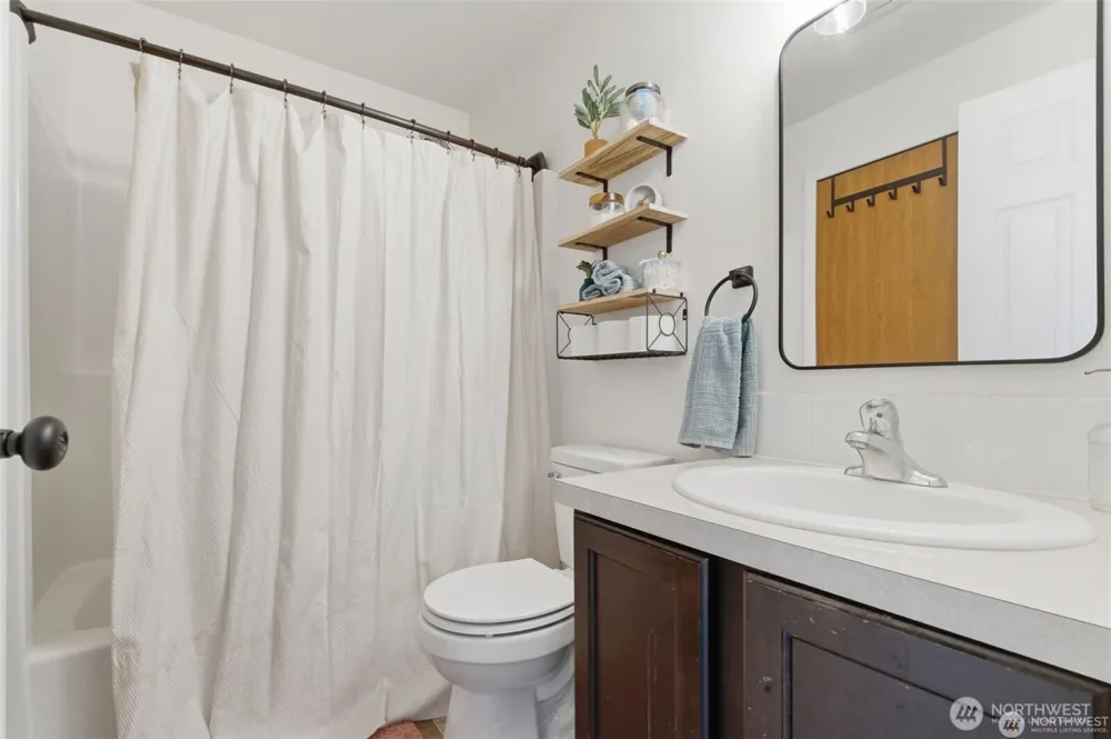 1276 SE Casandra Loop Port Orchard, WA 98366