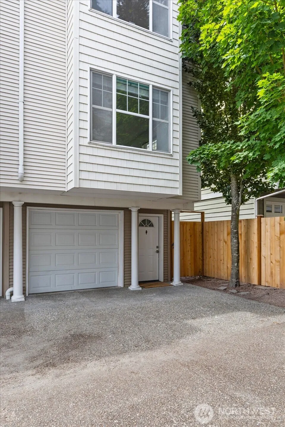 13716 Midvale Avenue #C Seattle, WA 98133